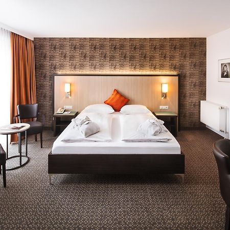 Hotel Plaza Дуйсбург Екстериор снимка