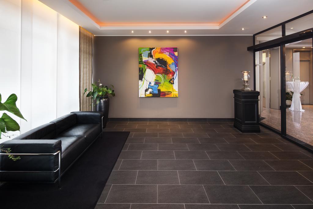 Hotel Plaza Дуйсбург Екстериор снимка