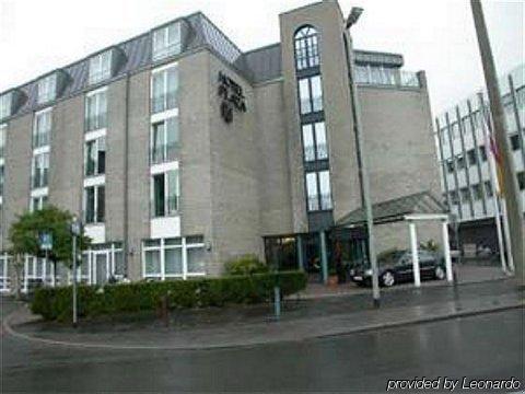Hotel Plaza Дуйсбург Екстериор снимка