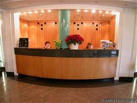 Hotel Plaza Дуйсбург Интериор снимка