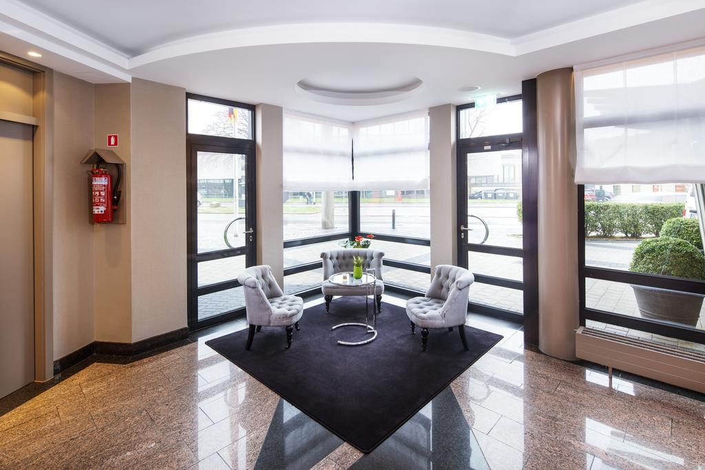 Hotel Plaza Дуйсбург Екстериор снимка