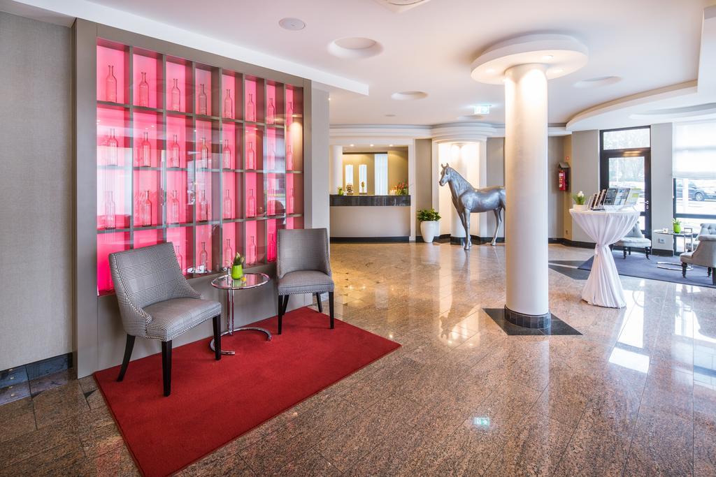 Hotel Plaza Дуйсбург Екстериор снимка