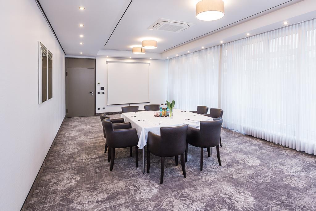 Hotel Plaza Дуйсбург Екстериор снимка