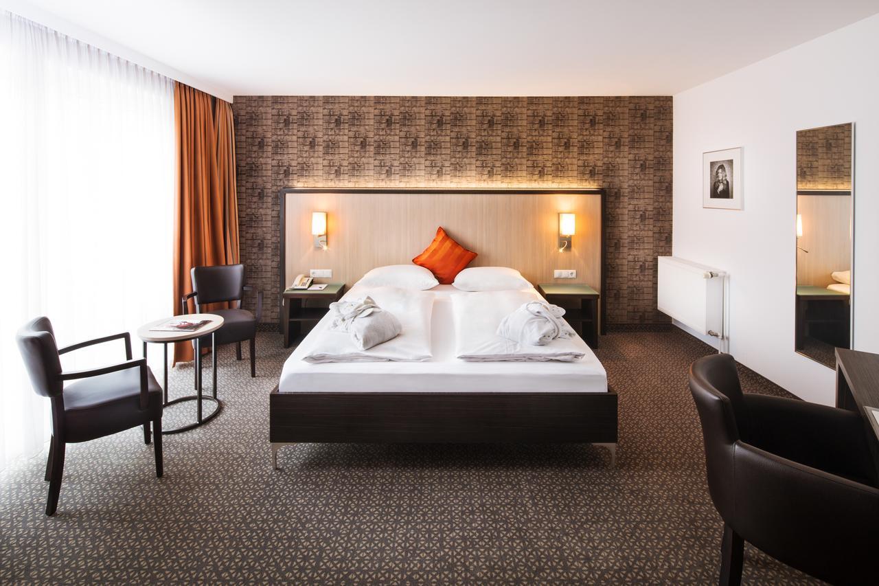 Hotel Plaza Дуйсбург Екстериор снимка